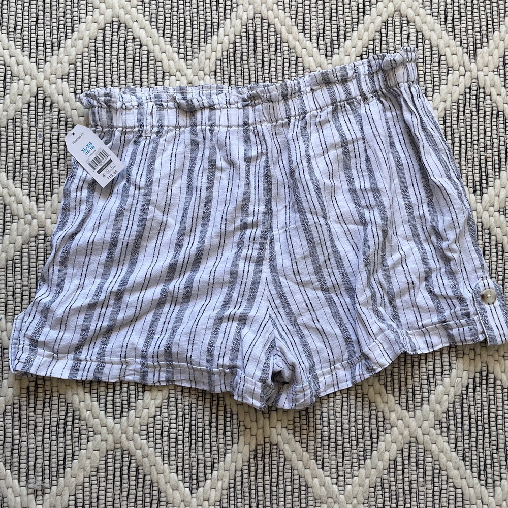 Brand New Black and White Shorts Time & Tru